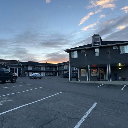 Kings Motor Inn Kamloops Exterior photo