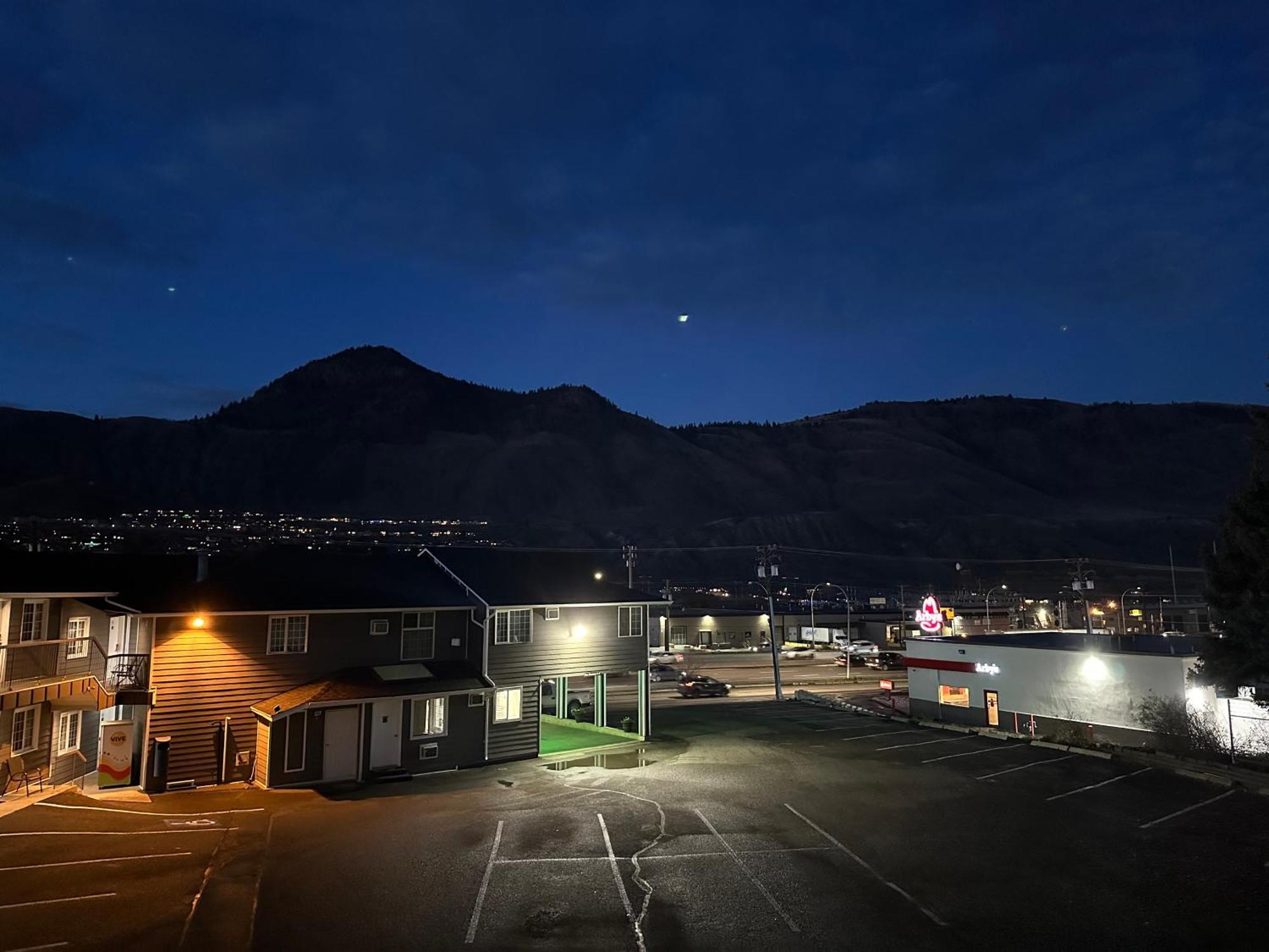 Kings Motor Inn Kamloops Exterior photo