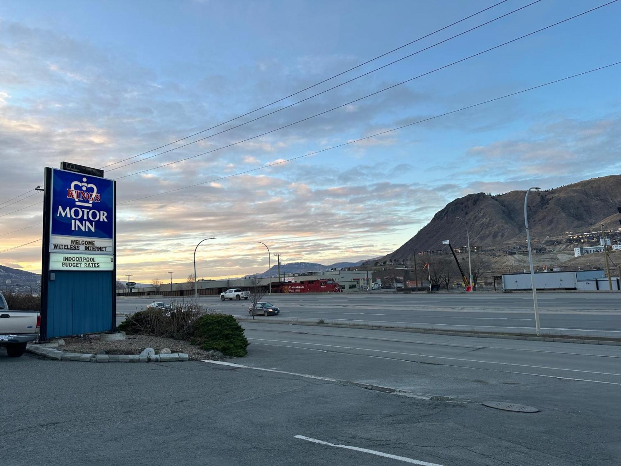 Kings Motor Inn Kamloops Exterior photo