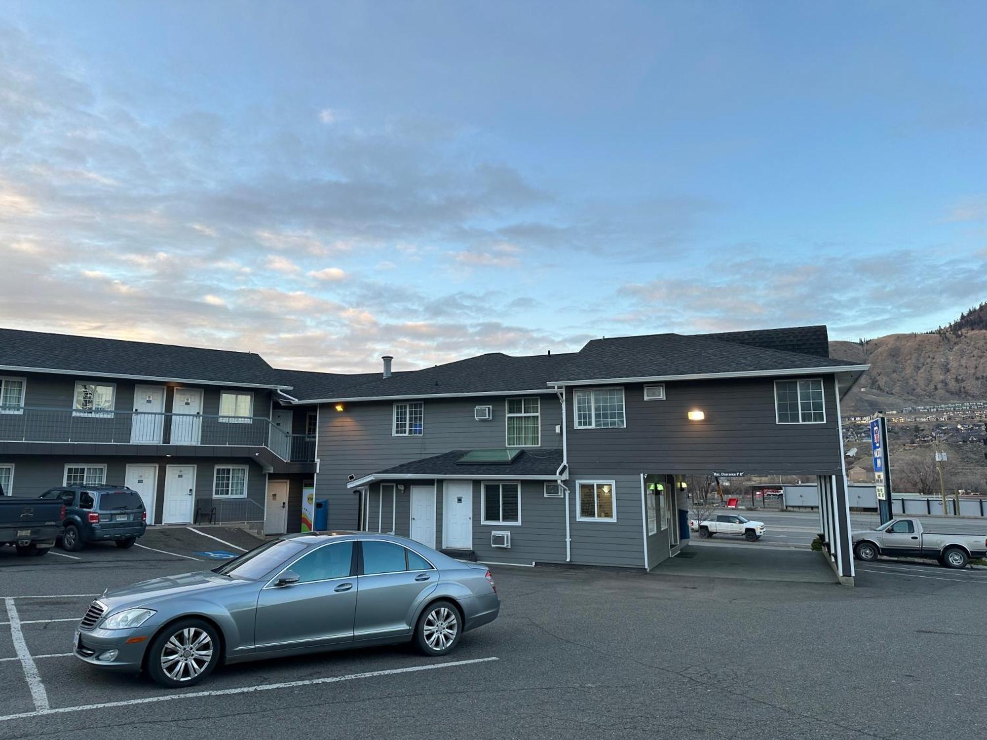 Kings Motor Inn Kamloops Exterior photo