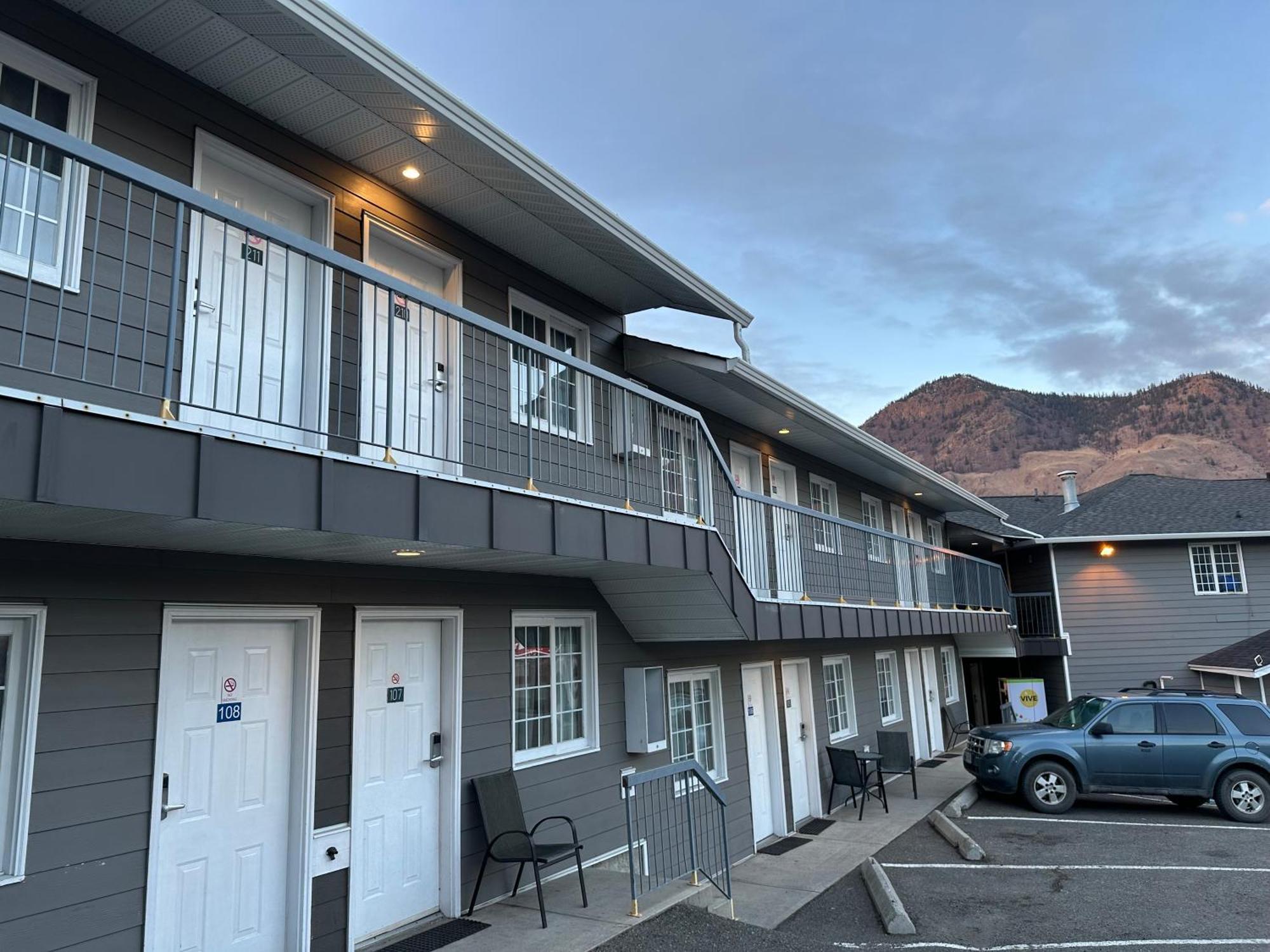 Kings Motor Inn Kamloops Exterior photo