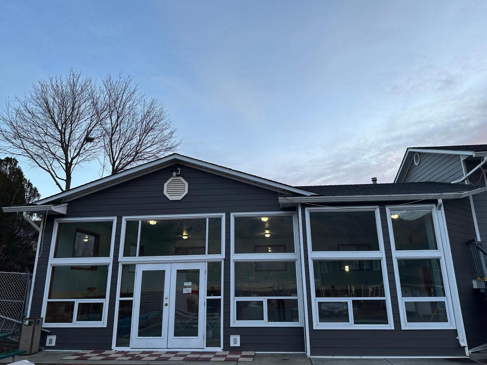 Kings Motor Inn Kamloops Exterior photo