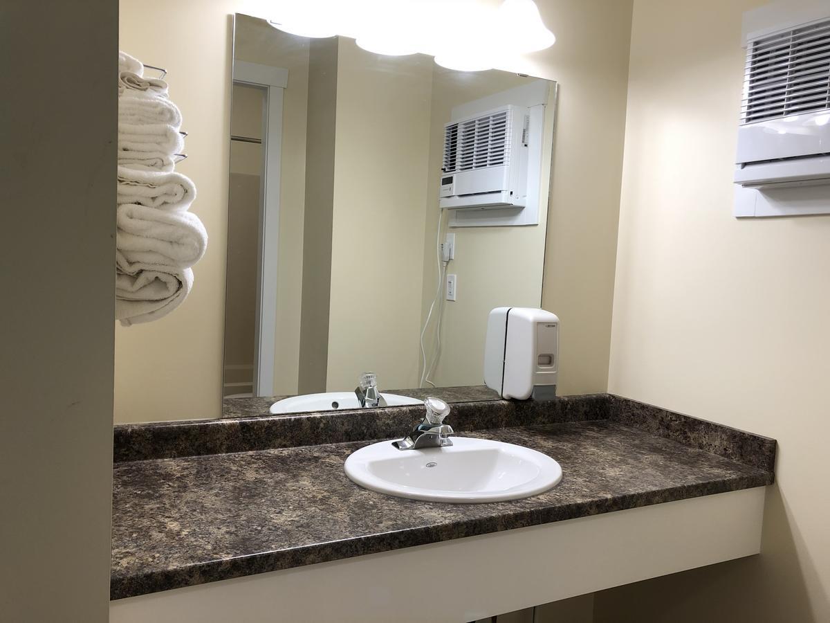 Kings Motor Inn Kamloops Exterior photo